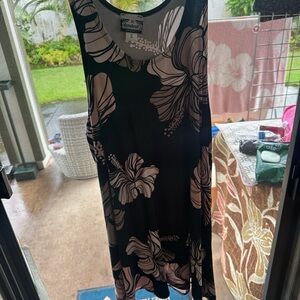 Manuhealii Black and Pink Patterned Dress